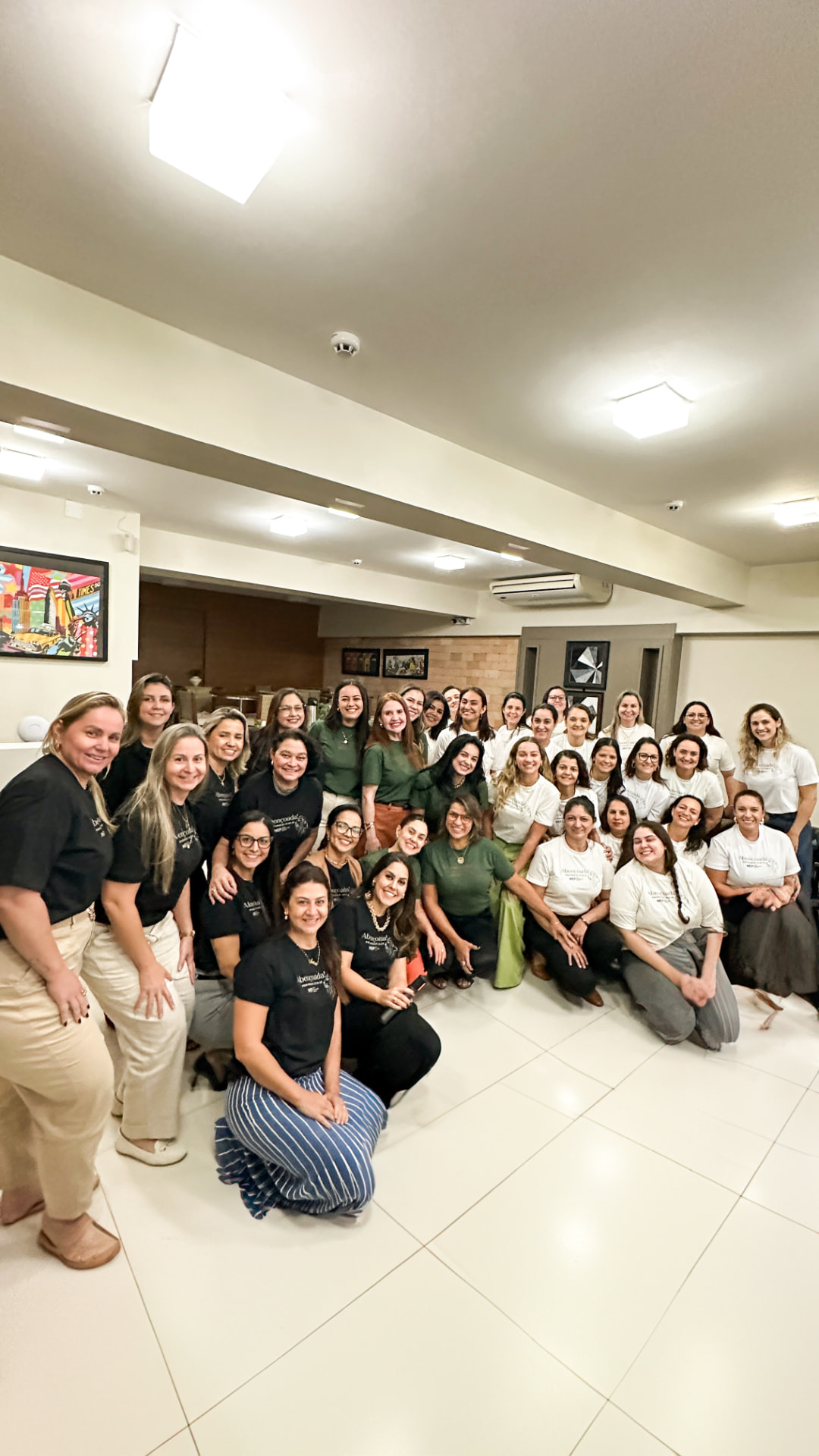 Grupo de mulheres do MEP reunidas ao final de um encontro